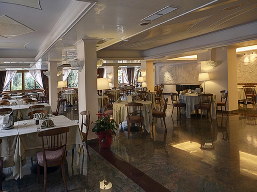 Hotel Apeneste Mattinata Luaran gambar
