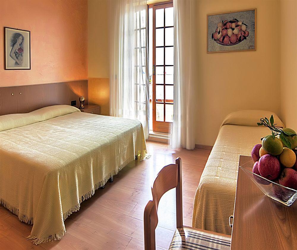 Hotel Apeneste Mattinata Luaran gambar
