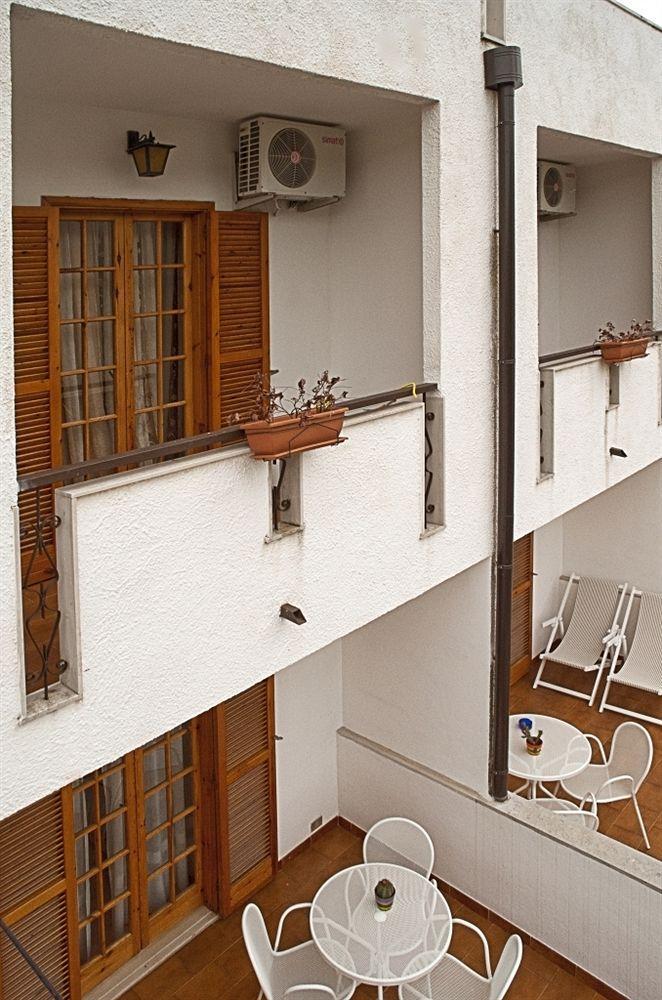 Hotel Apeneste Mattinata Luaran gambar