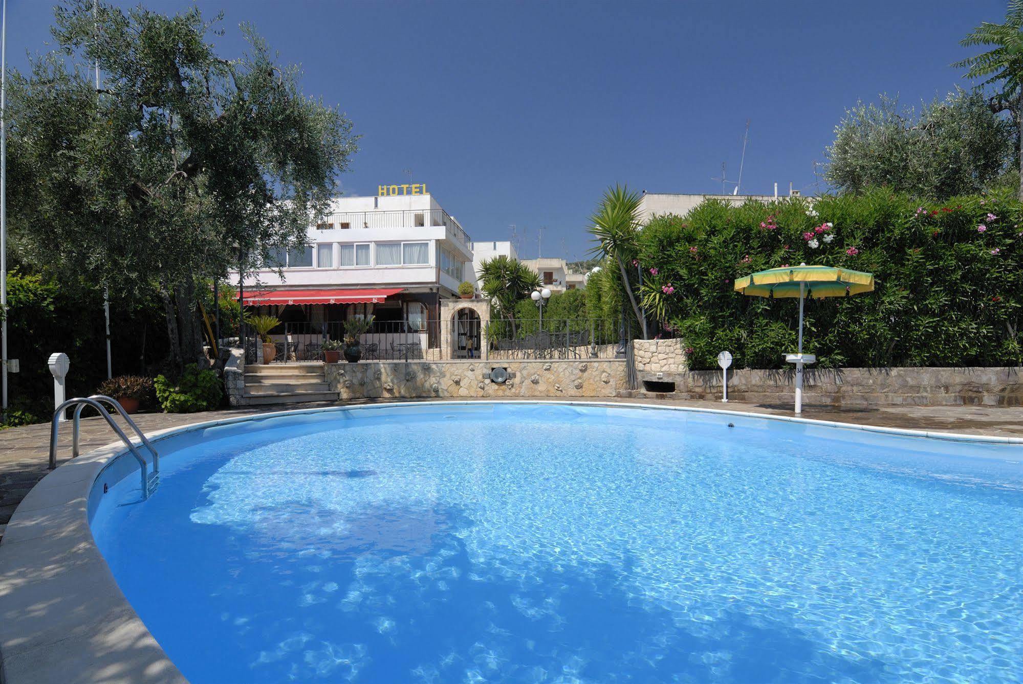 Hotel Apeneste Mattinata Luaran gambar