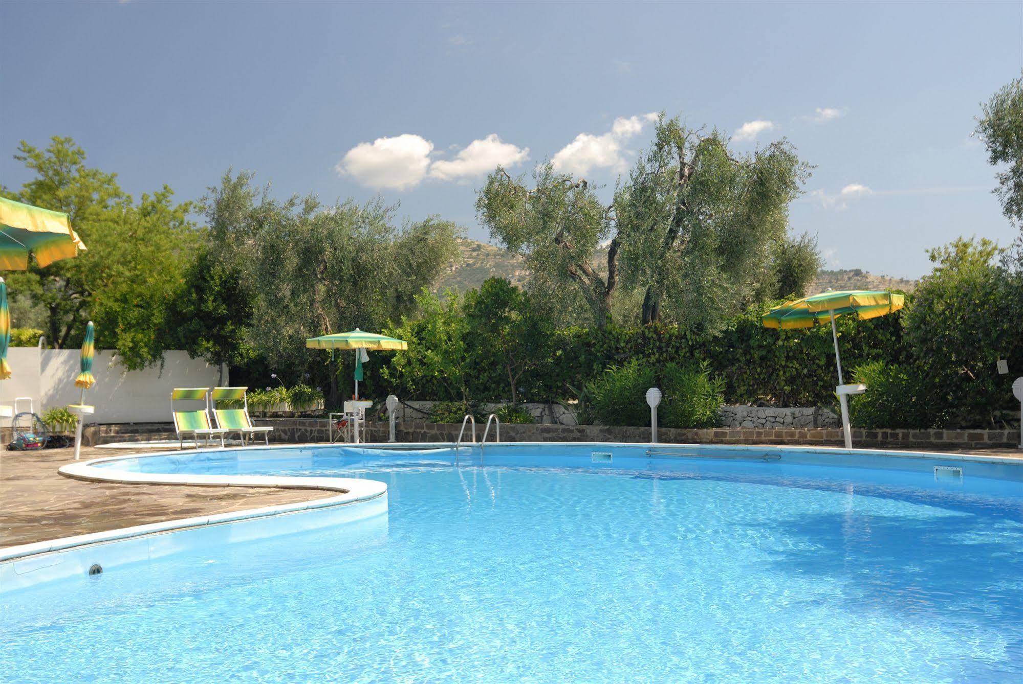 Hotel Apeneste Mattinata Luaran gambar