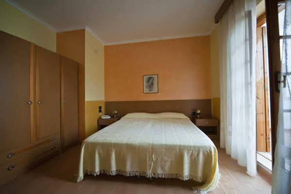 Hotel Apeneste Mattinata Luaran gambar