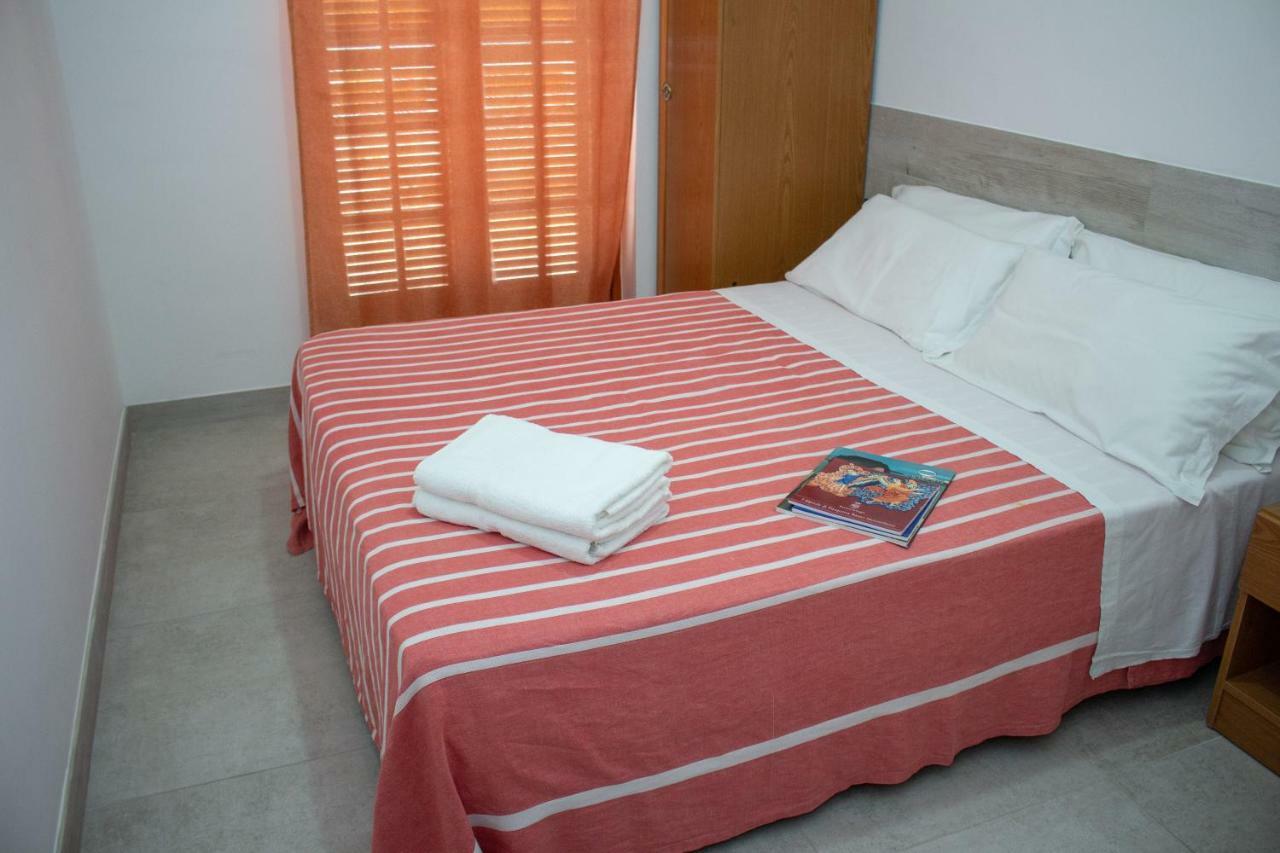 Hotel Apeneste Mattinata Luaran gambar